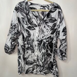 C&C California Black and White 3/4 Sleeve Buttoned Blouse